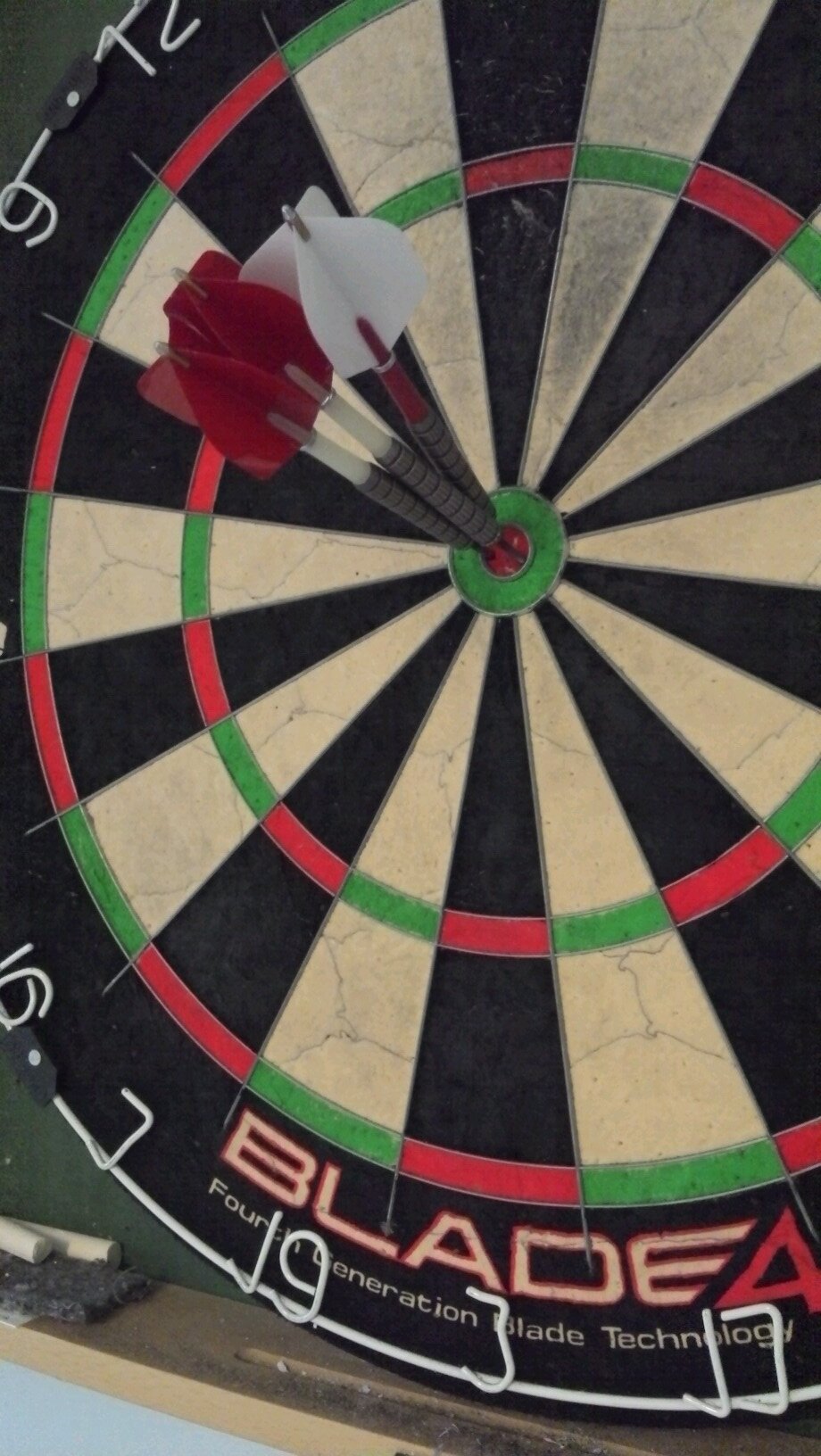 Liverpool fan and Dart playing Carpet/Floor layer.