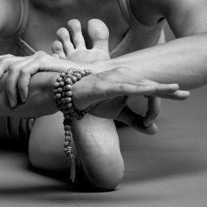 plant powered yoga teacher * massage therapist * yoga lifestyle coach * energy worker * certified daydream believer :)