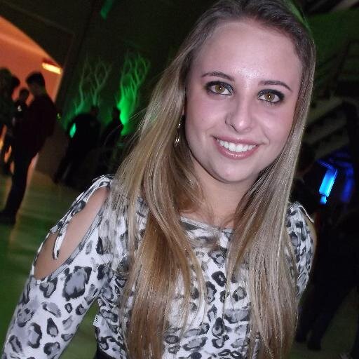 Eu não posso andar contra o vento, pois eu sei que o tempo não pode voltar, eu não posso ficar me iludindo, coração mentindo pra se conformar