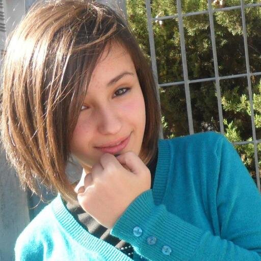 Hello everyone I'm Valentina I'm 15 years old. 
I'm Italian .. I love to sing, since small my dream is to become a singer ..