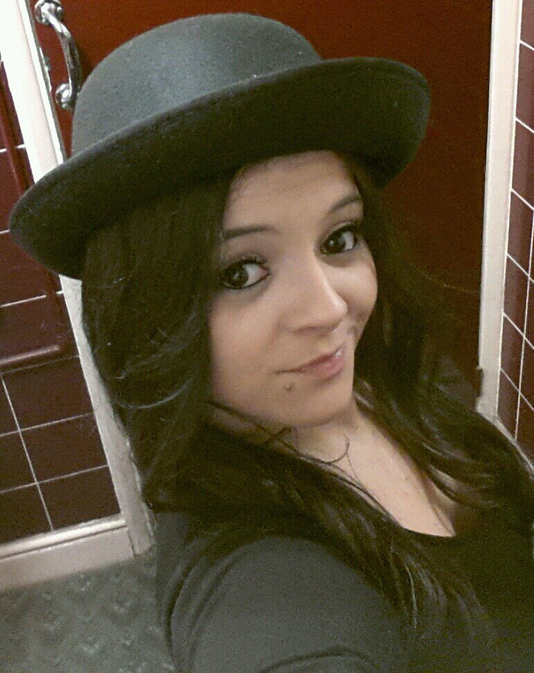 LilSamOna1's profile picture. Live The Life You Love 
Love The Life You Live