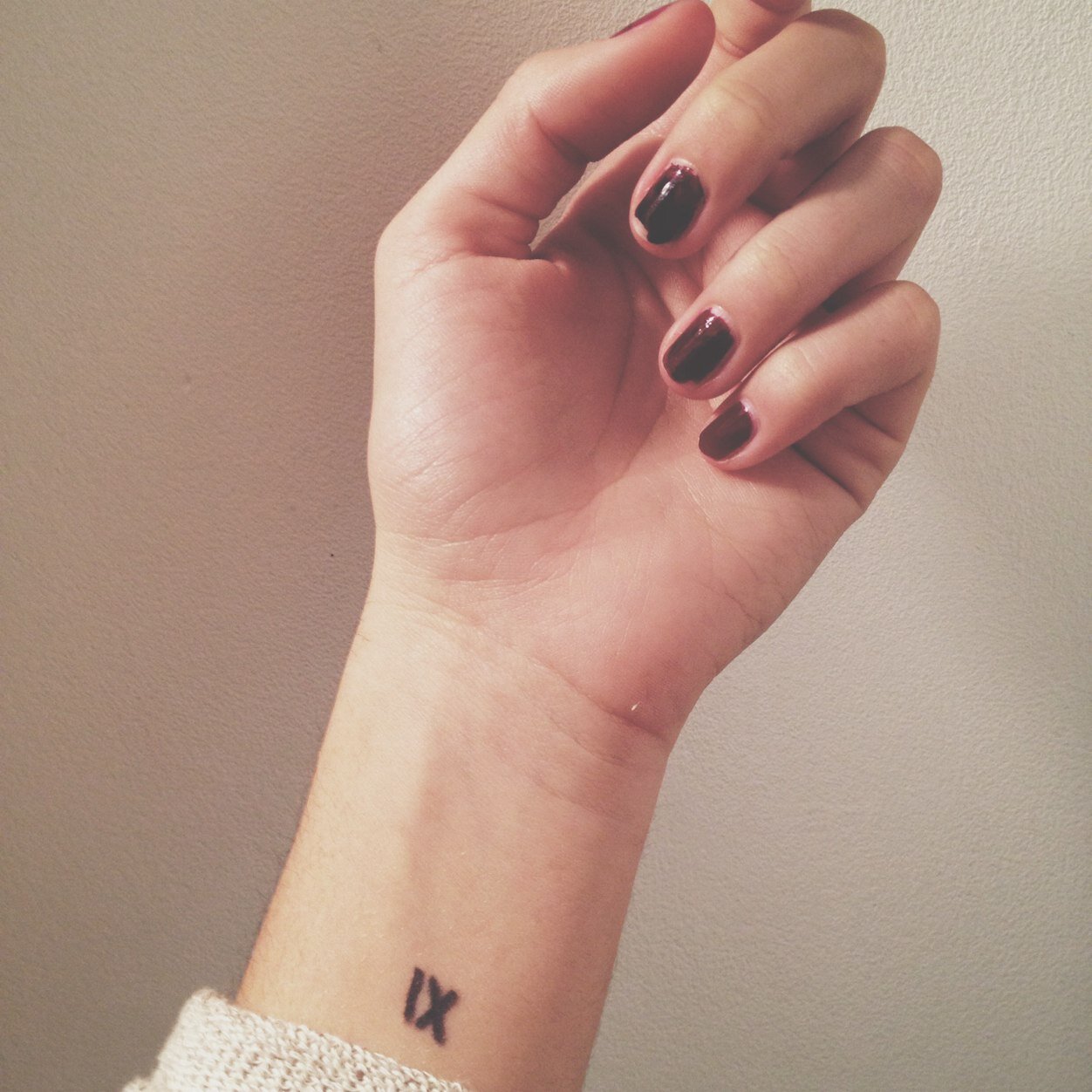 My name's Mary. Im 6Teen. Sad. Alone. Lost. Depressed. &Directioner. ∞ • cat's on me •