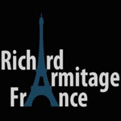 Deux admiRAtrices traduisent en français l'actualité de Richard Armitage
@RCArmitage 
Un jour, son sourire sera pour les #FAA = French Armitage Army aussi !