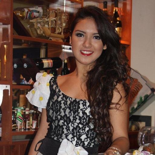 Macotas, buen vino, Mariscos y vestidos.....MI VIDA :)