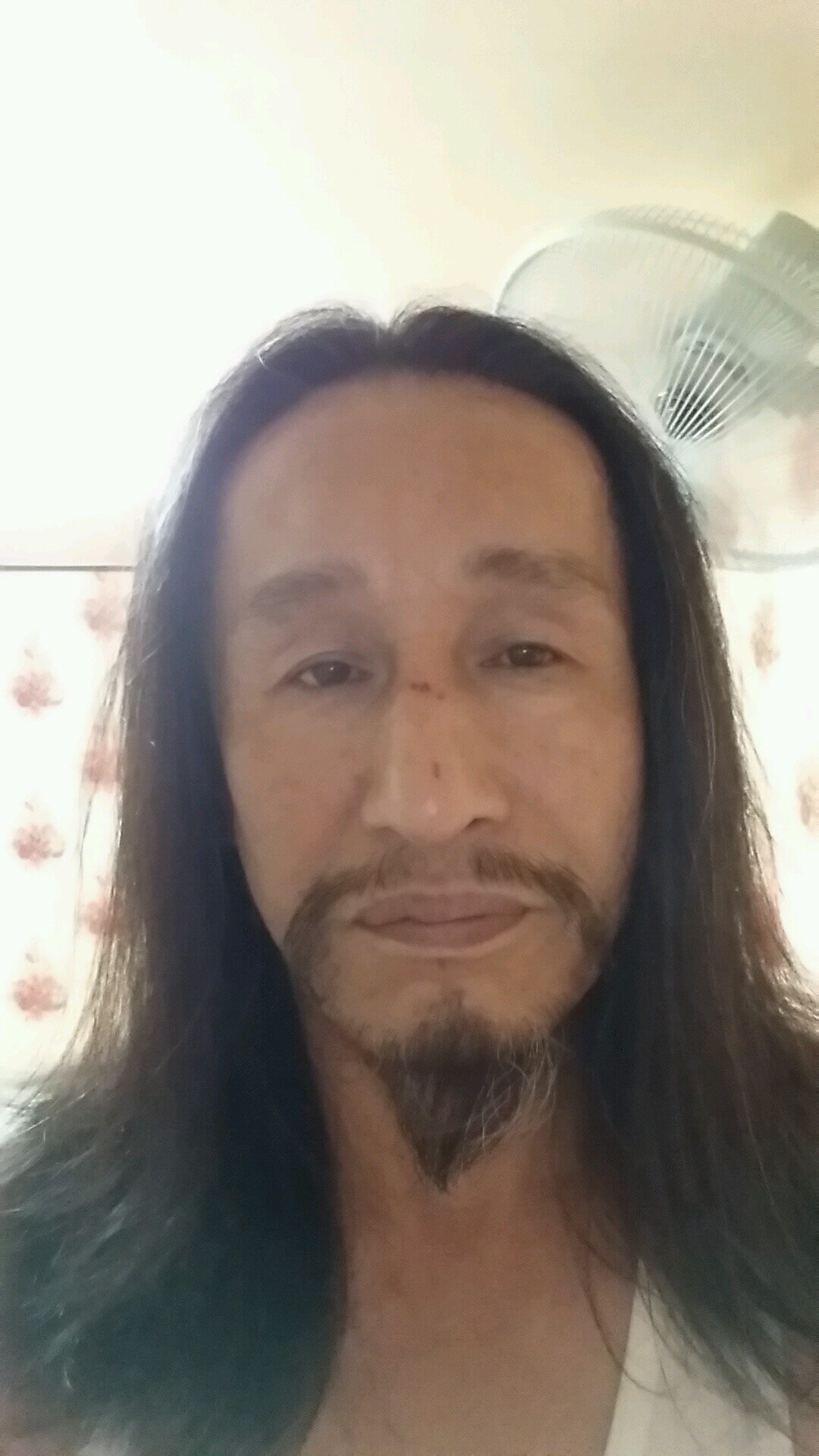 마음의 진실함이 자신을 살찌우고 마음 밭을 잘 가꾸어 새롭게 하는 세상을 만들기 위하여 내 삶을 여러분 앞에 다 드려 다같이 기쁘고 행복한 삶을 이루는데 온힘을 다 할 것입니다.