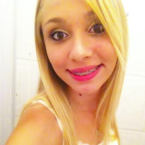 Quem me vê sorrindo agora , não sabe o quanto eu chorei.
