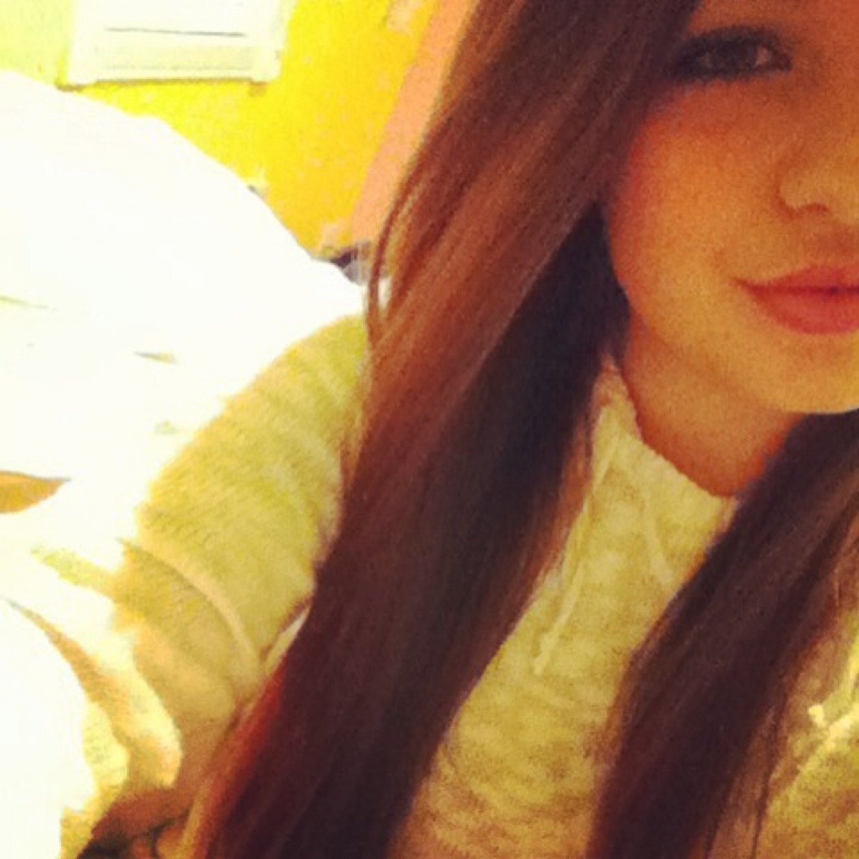 I'm Amy, lookin for new followers and i follow back EVERYONE who follows me!!! :) #Yolo #BadBitch #OhLaLa #haii