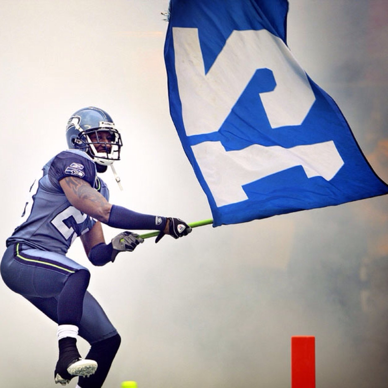 I've been a Seahawks fan my entire life. also been living in Washington my entire life. No I don't know @Wersh