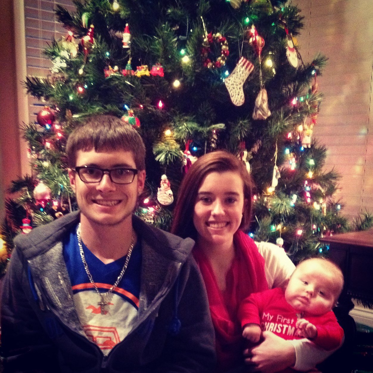 Victoria, 19 !  Mommy of  my first , baby boy , Jayce Ryan Williams (: Dakota Williams is my world !!