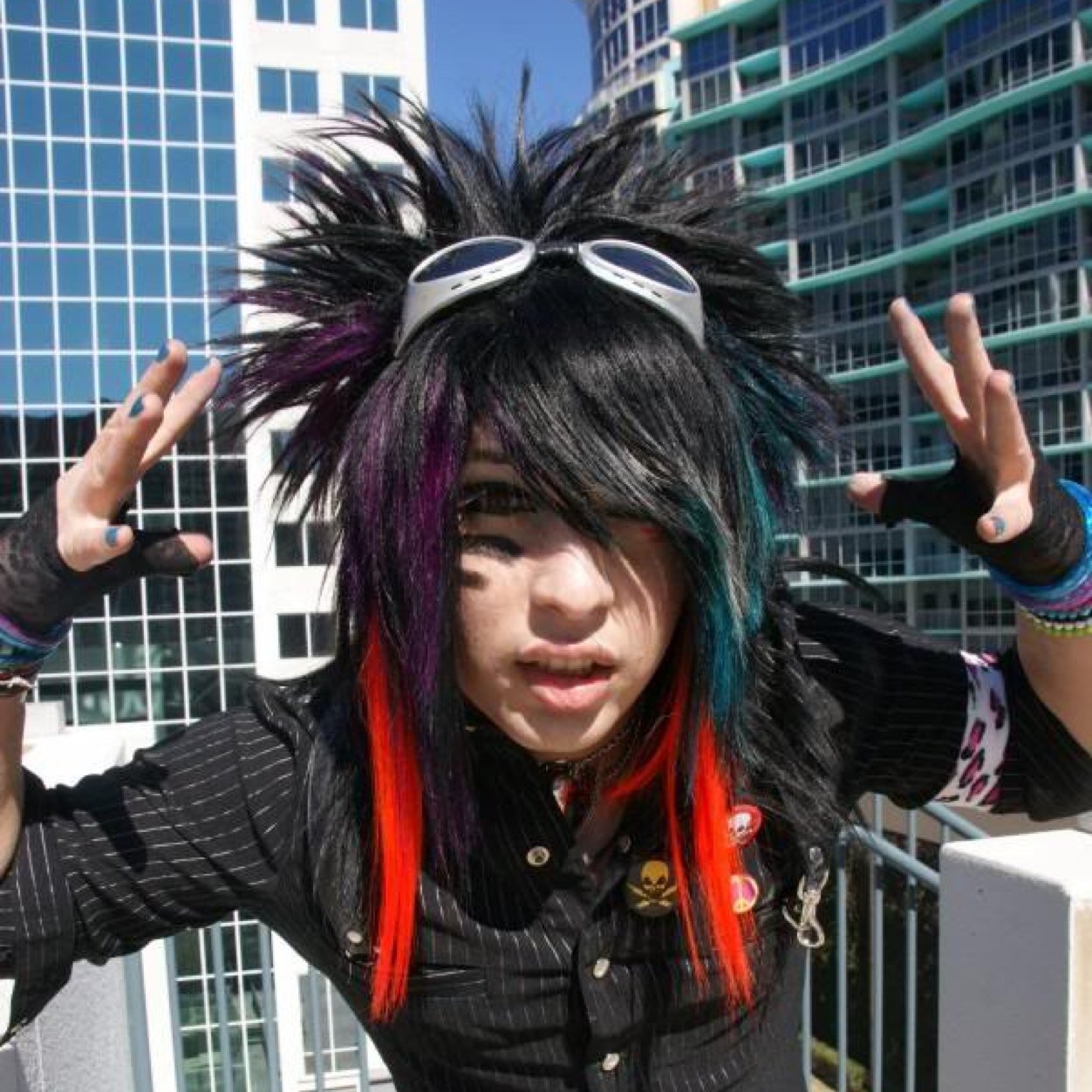 Hi. I'm Dahvie.. I'm being a little devil boy for my baby.. (@VanityandBlood) {RP/Bi} ~Waiting for Evan with Rose~