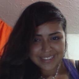 mi desempeño actual es pastelera, estudiante de administración.