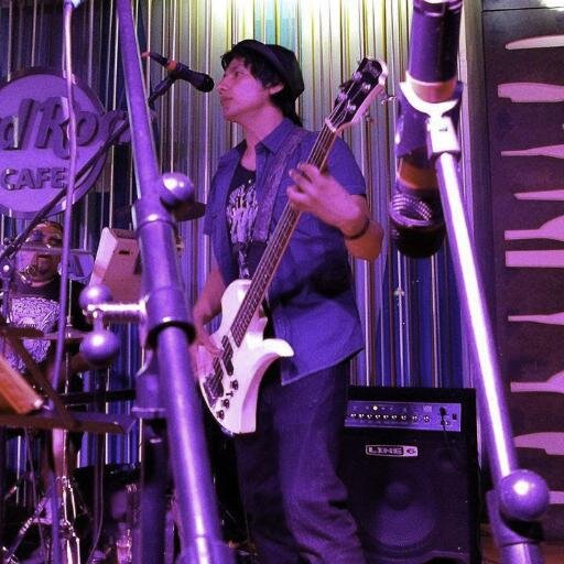 Musico/Compositor, Liberal Visionario En busca de Encontrar Concordancia Con El Canabbis medicinal y El Ser Humano Para un Mejor Futuro Progreso
Social y Mental