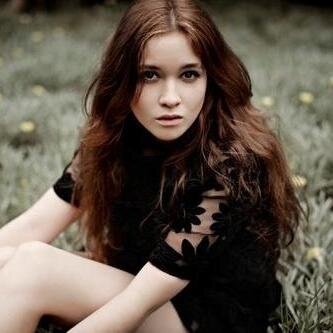 _JuneAnderson's profile picture. 17. | Muggle | School dropout.