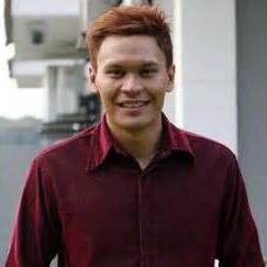 suka sukan terutama bola sepak. suka alam semula jadi dan suka berjalan di ladang getah. tinggal dengan ibu bapa 3 beradik dan 5 adik-beradik.