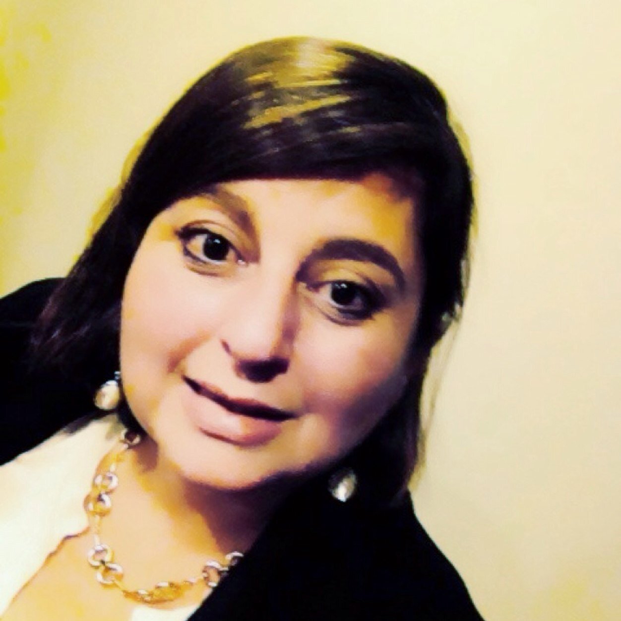 YvonneGarza14's profile picture. 