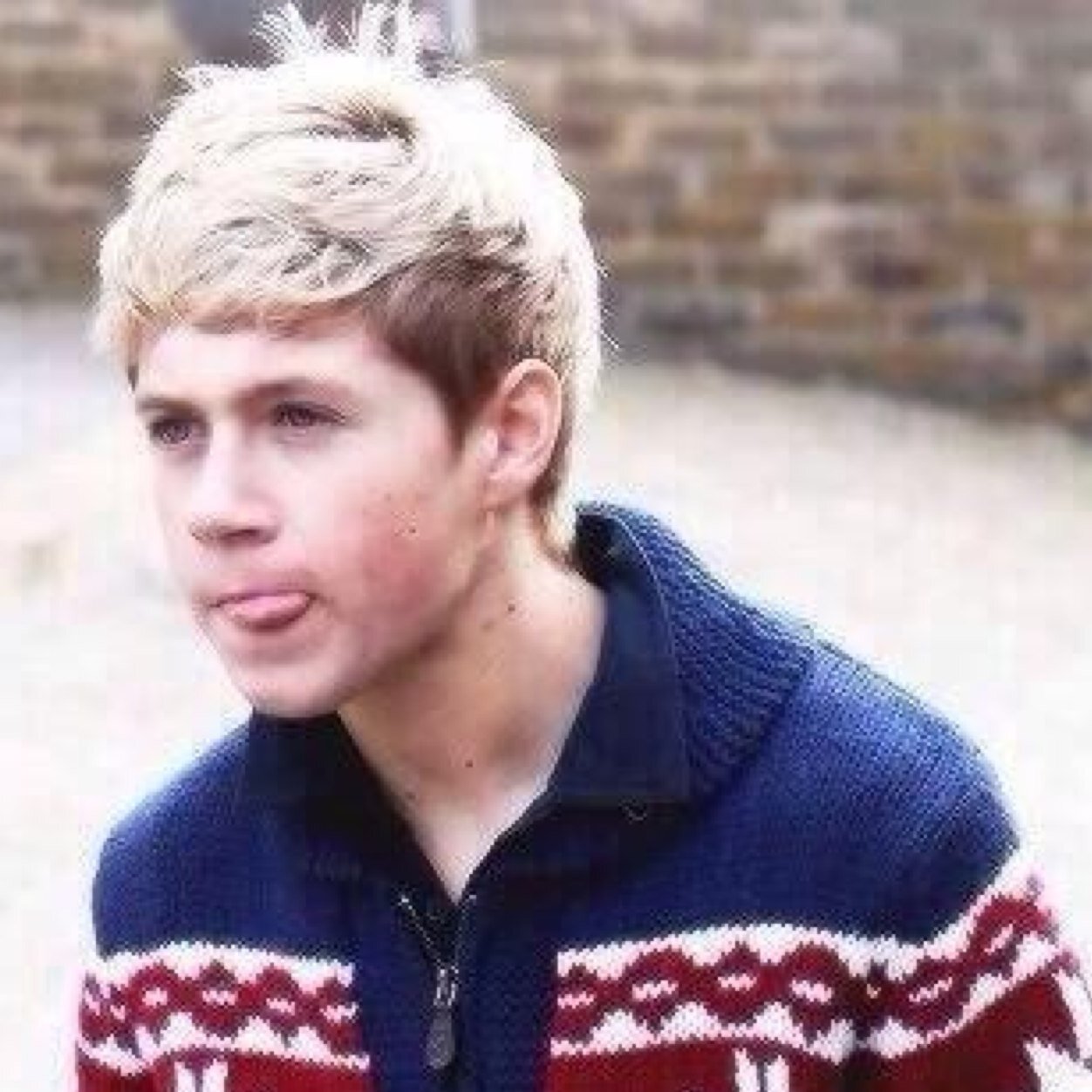 Follow @LuciouslyNiall bc she just gave you a free follow and she loves you forever