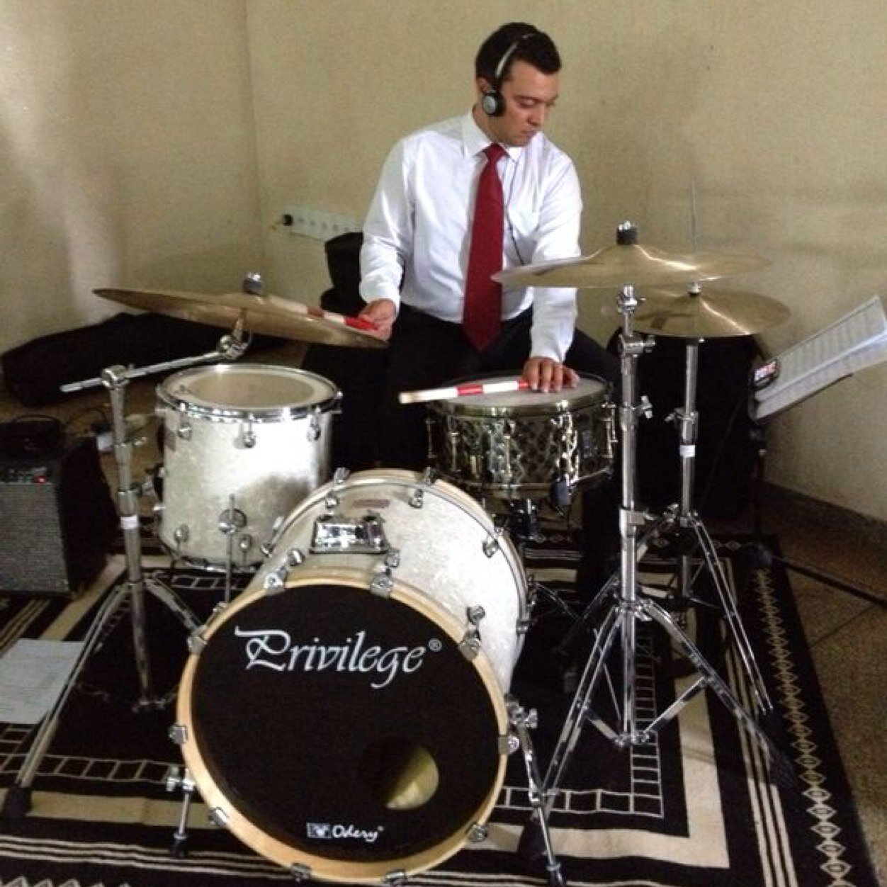 Iron Júnior, cristão protestante, casado com a minha Linda Juliana, Pai do Josue e do Gustavo. Corinthiano. Sou músico baterista!
