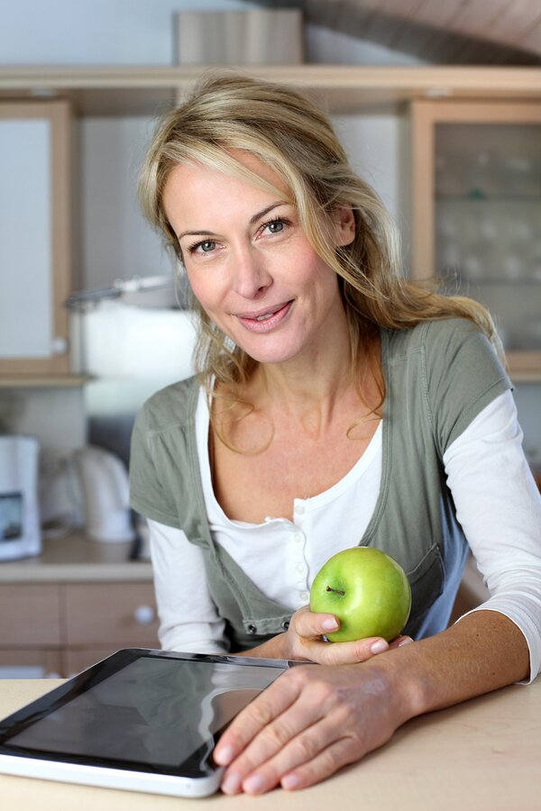Things I Love; writing, cooking, eating clean, the Paleo lifestyle, coloring and InStyle Addiction for shopping.