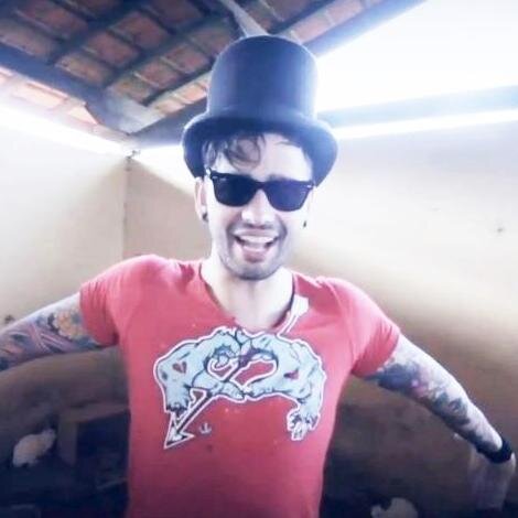 Eu dou minha vida por essa porra dessa banda!
@fresnorock ~ @EsteboTags / 17.02.13