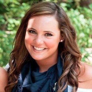 CarlyLaFevers's profile picture. Cheers