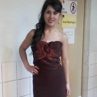 17 años| Terminando 4° Medio :) Y con una hermosa hijita de un añito *-*