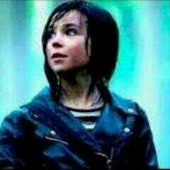 semideusa ! tributo ! liar ! divergente ! vampire maniac ! narniana ! punk!!
