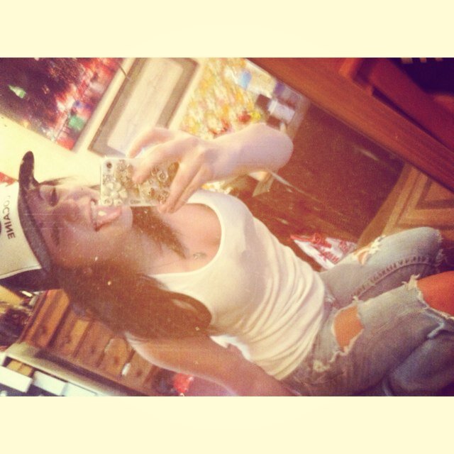 The devil doesn't wear prada, i'm clearly in a fucking white tee.