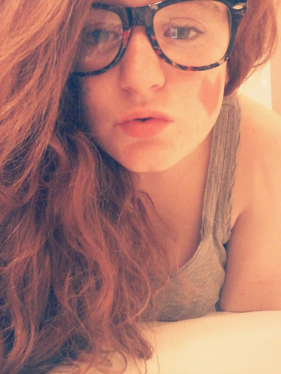 Tu ma fait la promesse de jamais me faire pleurer biensure comme tout les autres tu ne la pas tenue ;) #Fukkk