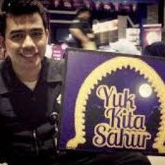 meskipun kamu jadi kekasihku sementara tapi aku akan tetap selalu cinta dan sayang sama kamu koq
:(