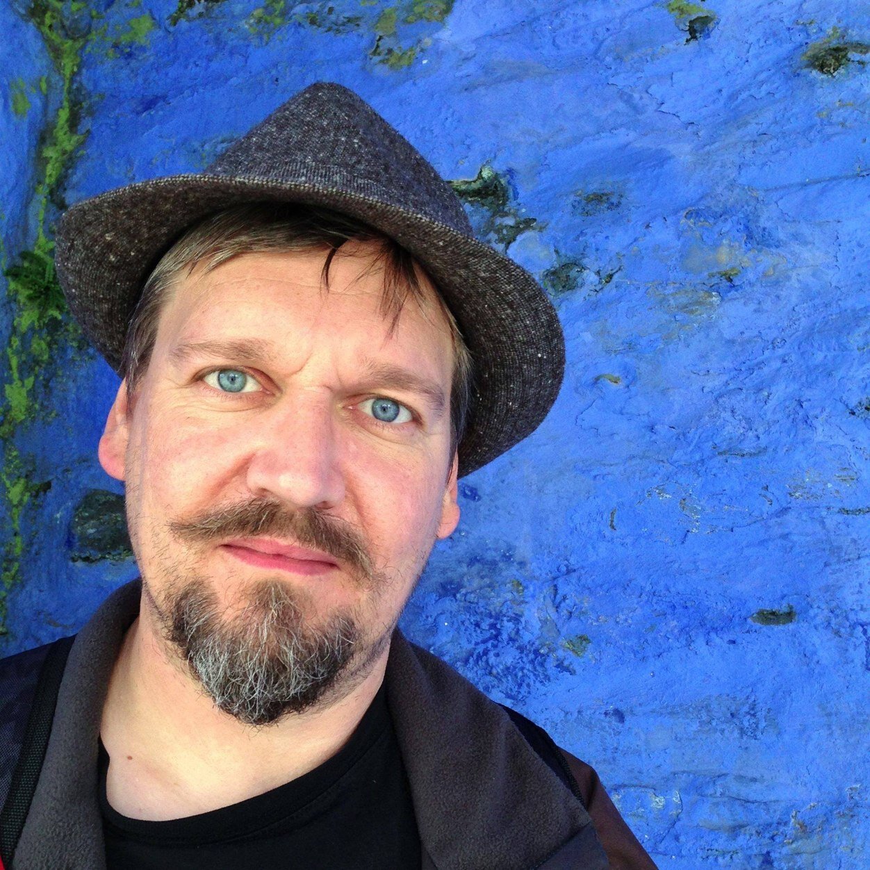 Artist, tutor  using historic photographic methods, dad of three and all round nice bloke.