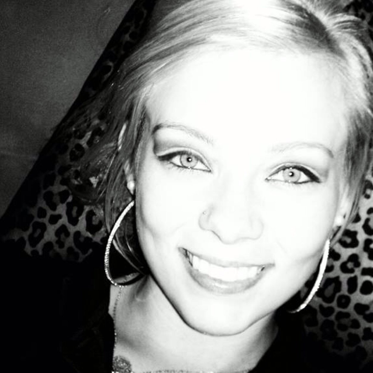 you dont have to prove your worth to anyone.! when you know your a Queen, its easily seen.!!! KNOW YOUR WORTH.!!!!