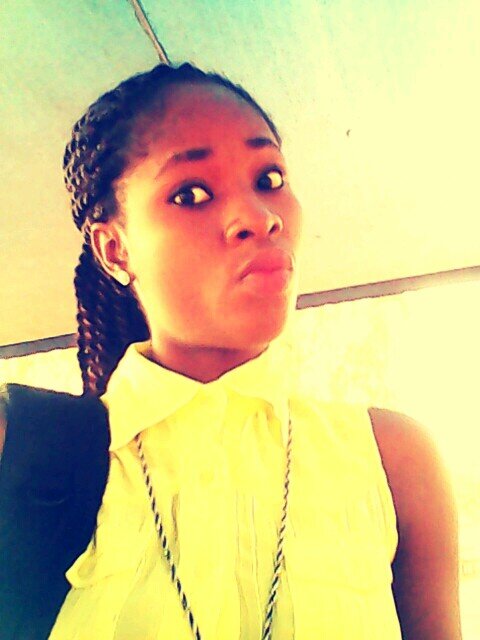 luvs fashion n bein creative,God feaing n dwn to earth