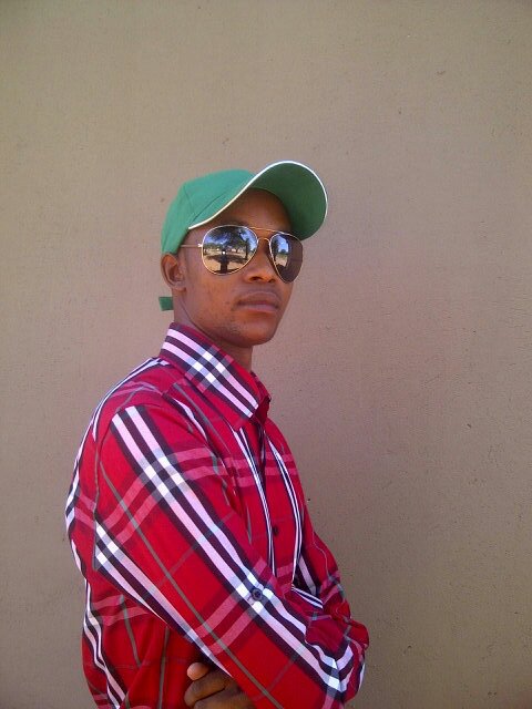 Addicted 2 House muzic and R&B..