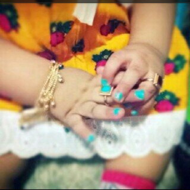 هناك كلآم لآ يعني شيئاا ♡̷\'  ♡̷\' وهنآكك ﺻمت يقول ﮐل شي .. ♤