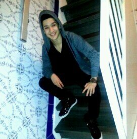 RealestAA's profile picture. Love.