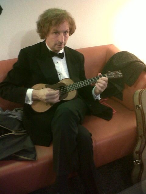 tukuopete's profile picture. concert/baritone uke player with TUKUO & A Fyne Pear, thesp with Kuten Theatre. Orff Music. French films & coffee, 2 hour lunch breaks