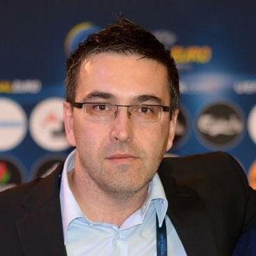 Milovník fotbalové historie a také futsalu, nejlepšího malého sportu na světě.