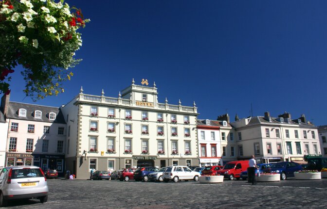 A warm welcome to the Cross Keys Hotel.
Hotel accommodation in Kelso, in the heart of 
the beautiful Scottish Borders, Scotland