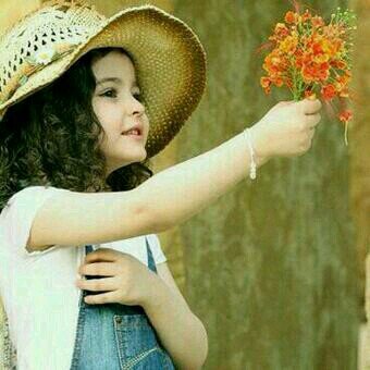 ﺃﻧﺎ ﻟﺴﺖ ﺃﻓﻀﻞ ﻣﻦ ﻏﻴﺮﻱ ﻭﻟﻜﻨﻨﻲ ﺃﻣﺘﻠﻚ ﻗﻨﺎﻋﺔ { ﻗﻮﻳﻪ} تجعلني ارفض مقارنة نفسي بأحد
