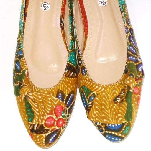 babysusanto's profile picture. Traditional touch, modern style. Sepatu Batik. Handmade. Batik Tulis dan Cap. 081904062862 BB 2AB28AD0