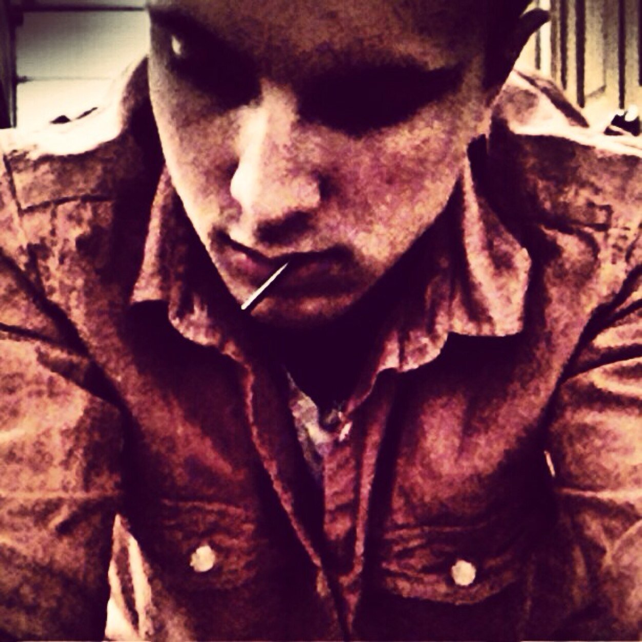 Alex_Arena33's profile picture. my mom says theres kids in africa just like me