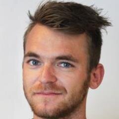 Løs i hovedet og fast i troen boltrer jeg mig i et twitterbassin indeholdende #dkpol, #sundpol, sport i almindelighed samt fodbold og cykling i særdeleshed