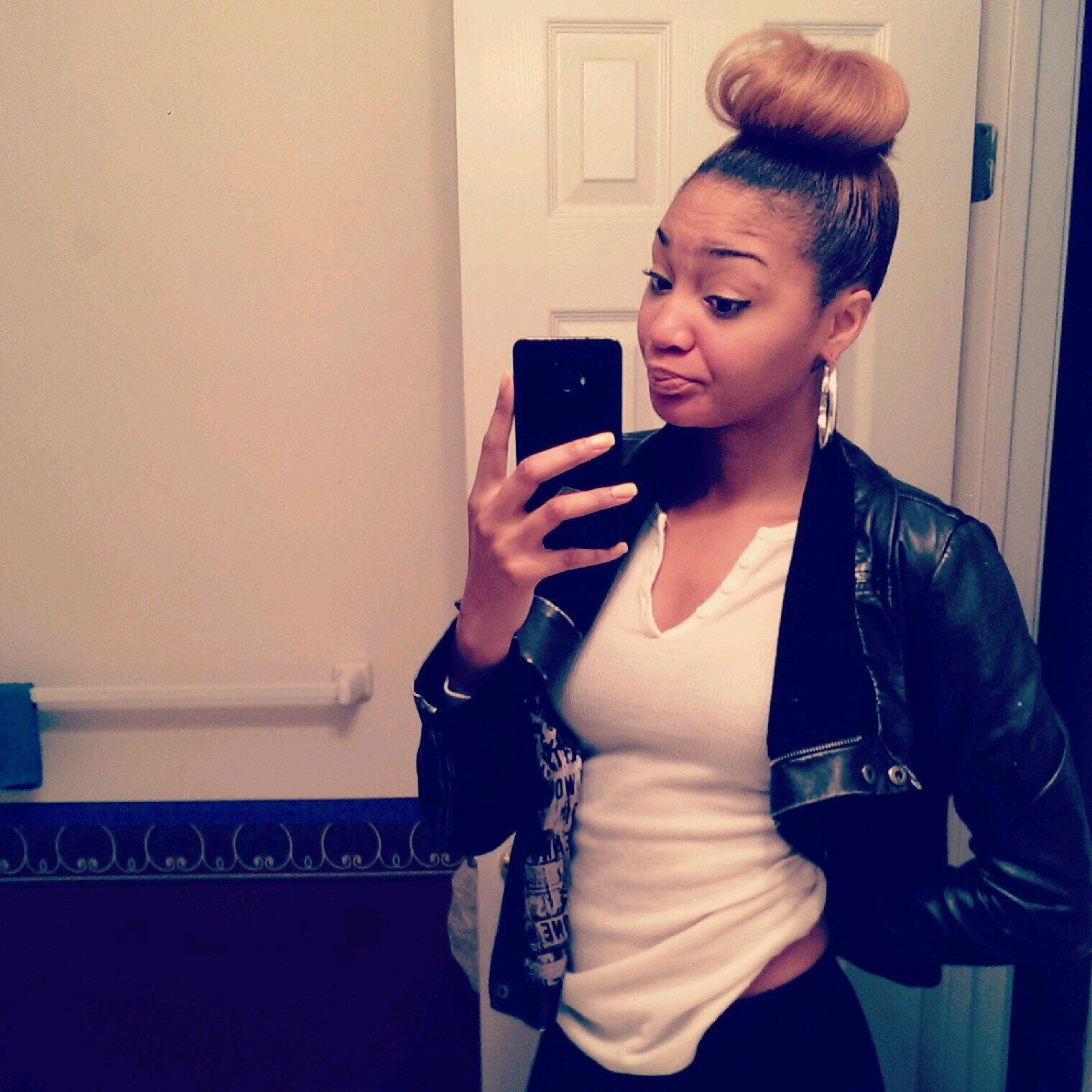 #TeamRedbone,#TeamTaken,#TeamWhipping,#TeamIDGAF,#TeamFollowBack,Follow My Sista @SincerlyTEE