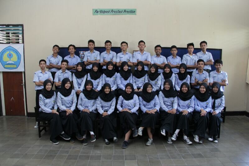 SFsmala's profile picture. X5 - XI IPA 4 - XII IPA 3 | 2011-2014 | #21 33 siswa yg memiliki bakat,karakter yg berbeda dan kemampuan yg tidak dimikiki orang lain untuk bersinar @SMALA_