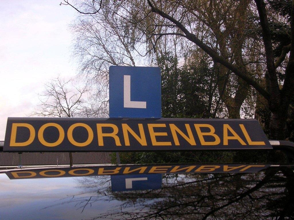 Autorijschool en Theoriecentrum sinds 1963 en nog altijd behorend tot de besten! BOVAG- rijschool RIS gecertificeerd sinds 2004.  Zie reacties van (ex-)leerling