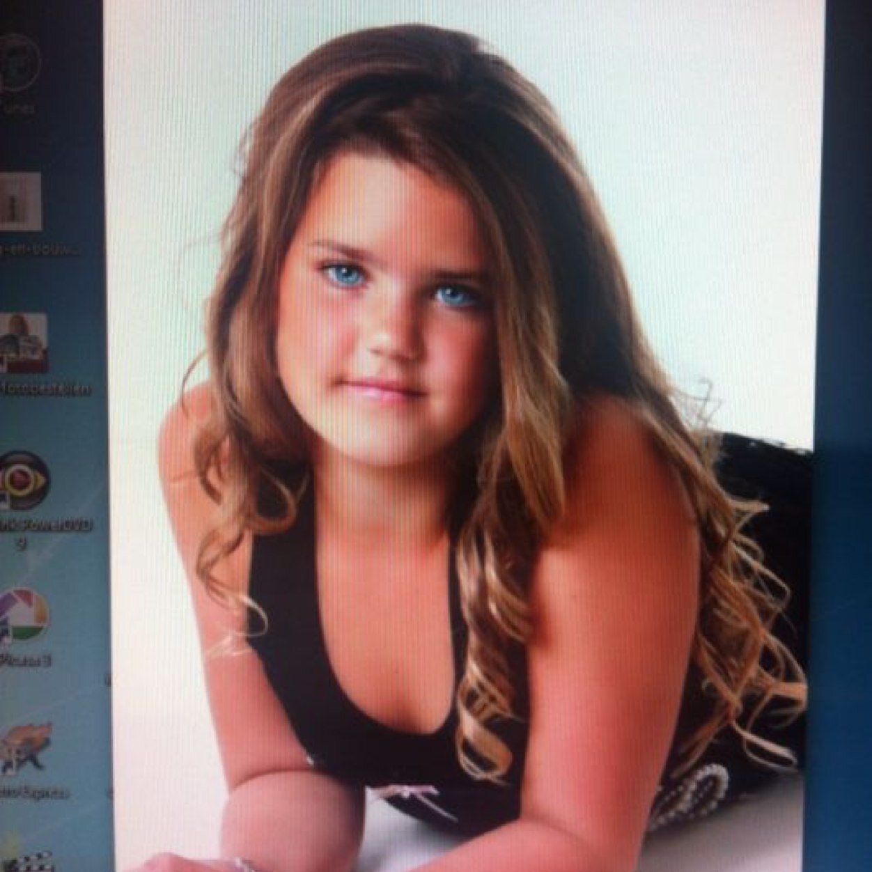 chelseaburhenne's profile picture. 