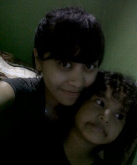 PutriGzl's profile picture. Fake