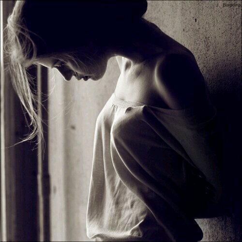 _pleasesendhelp's profile picture. you thought i was stronger, didn't you?