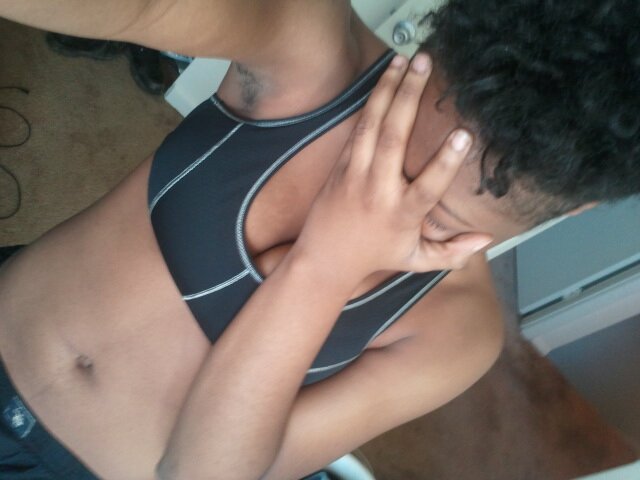 BetweenHer_Lips's profile picture. Single .