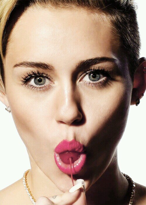 洋楽、海外Love☺♡ Smiler!☻Miley,Gaga,Cara,Rihanna,Miranda,Barbara, VS Angels,Houtcouture… Please follow me!(❁´3`❁) ♡